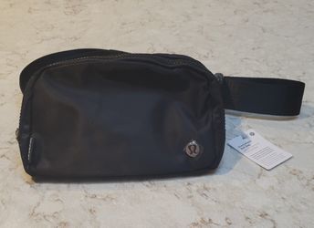 Lululemon Everywhere Belt Bag