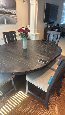 Dinning table & 6 chairs