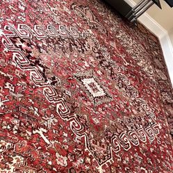 Persian Herez Oriental Handmade Wool Rug. 9 X 12’.