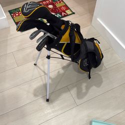 Wilson JGI 5 Club Kids Golf Set. *LEFTY*