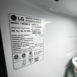 LG 27.2 Side by Side Refrigerator- Like New