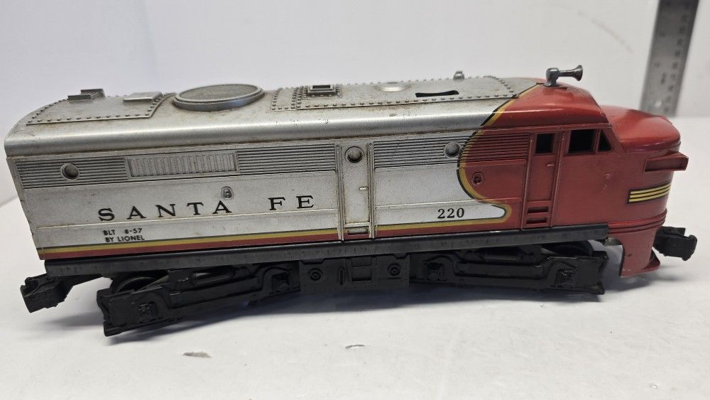 Vintage Lionel 220 Santa Fe Diesel BLT 8-57 Kids Toy Kids Toy Train Collectible Man Cave Railroad