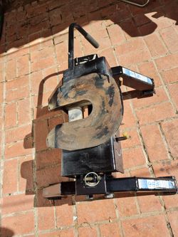 5 Wheels Hitch