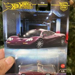 Hot Wheels Premium Car Culture Circuit Legends Toy Vehicle, 1:64 Scale Die-Cast McLaren F1 for Collectors, Real Riders Tires, Metal/Metal, New