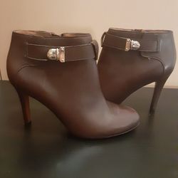Woman's boots 