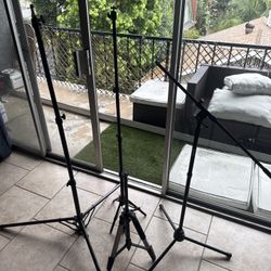 Light Stands, Mic Stand, Tripod, Softbox Kit – Photography / Video Setup