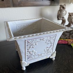 Chubby Chic Metal Planter