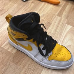 jordan 1s 2.5y