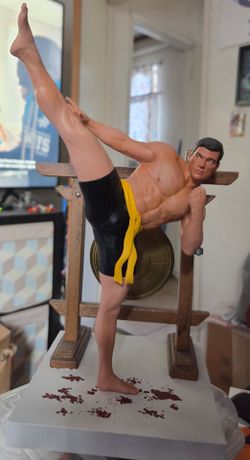 Diamond Select Toys Bloodsport Jean-Claude Van Damme JCVDGallery PVC Statue Diorama