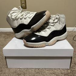 jordan 11 Neapolitan size 8.5  