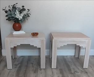 Pair of Solid Oak End Tables/ Nightstands (Bleached Oak Finish)