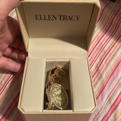Ellen Tracy Watch Gold Needs Battery for Sale in Brooklyn, NY
