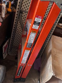 Louisville Fiberglass Step Ladder