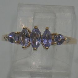 10KT YELLOW GOLD RING SIZE 8 2.6 GRAMS WITH PURPLE AMETHYSTS STONES. 866823-1. 