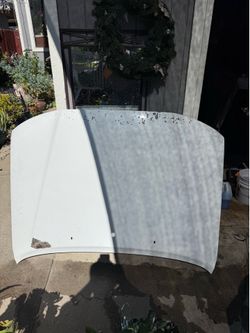 Toyota Tacoma hood