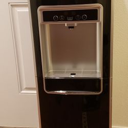 CLEAR WATER MODEL FJORD POU