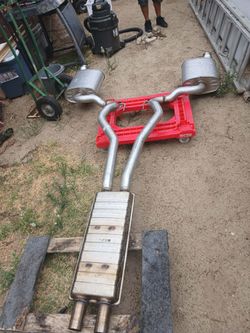 2026 Ford mustang CAT back exhaust muffler brand new never used came off brand new car I bought