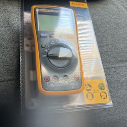 Brand New Fluke Multimeter Digital 600v Never Used