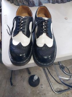 Sice 9 Dr Martens Shoes Black White