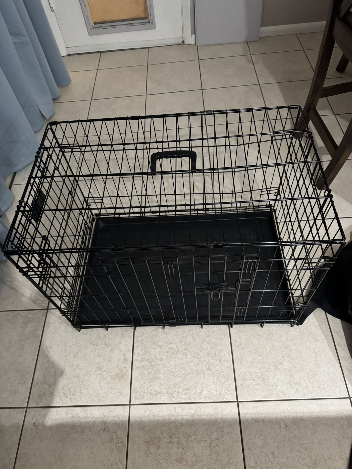 Double Door Petmate Dog Crate 30” X 19” X 21”