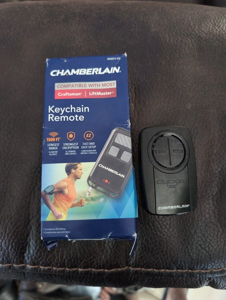 Chamberlain Garage Door Opener And Keychain Remote
