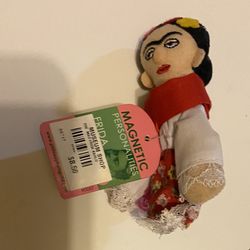 Magneticpersonalities Frida & Llama Key Chain 