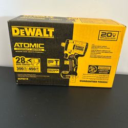 $130 NEW Dewalt Compact Impact Wrench 1/2” with Hog Ring Anvil (TOOL-ONLYl) Model DCF921B - 20-Volt