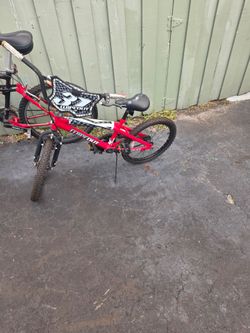 Wipe out next boy a girl bike