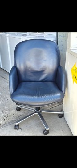 Desk chair