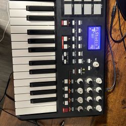 Akai MPK25