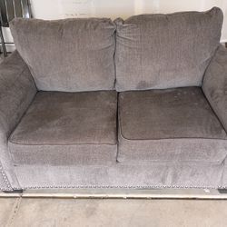 Great 2 Seater Loveseat 