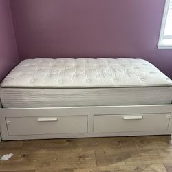 Daybed frame with 2 drawers,it Can Be Convert To King Size Frame $125 Mattress Not Including 