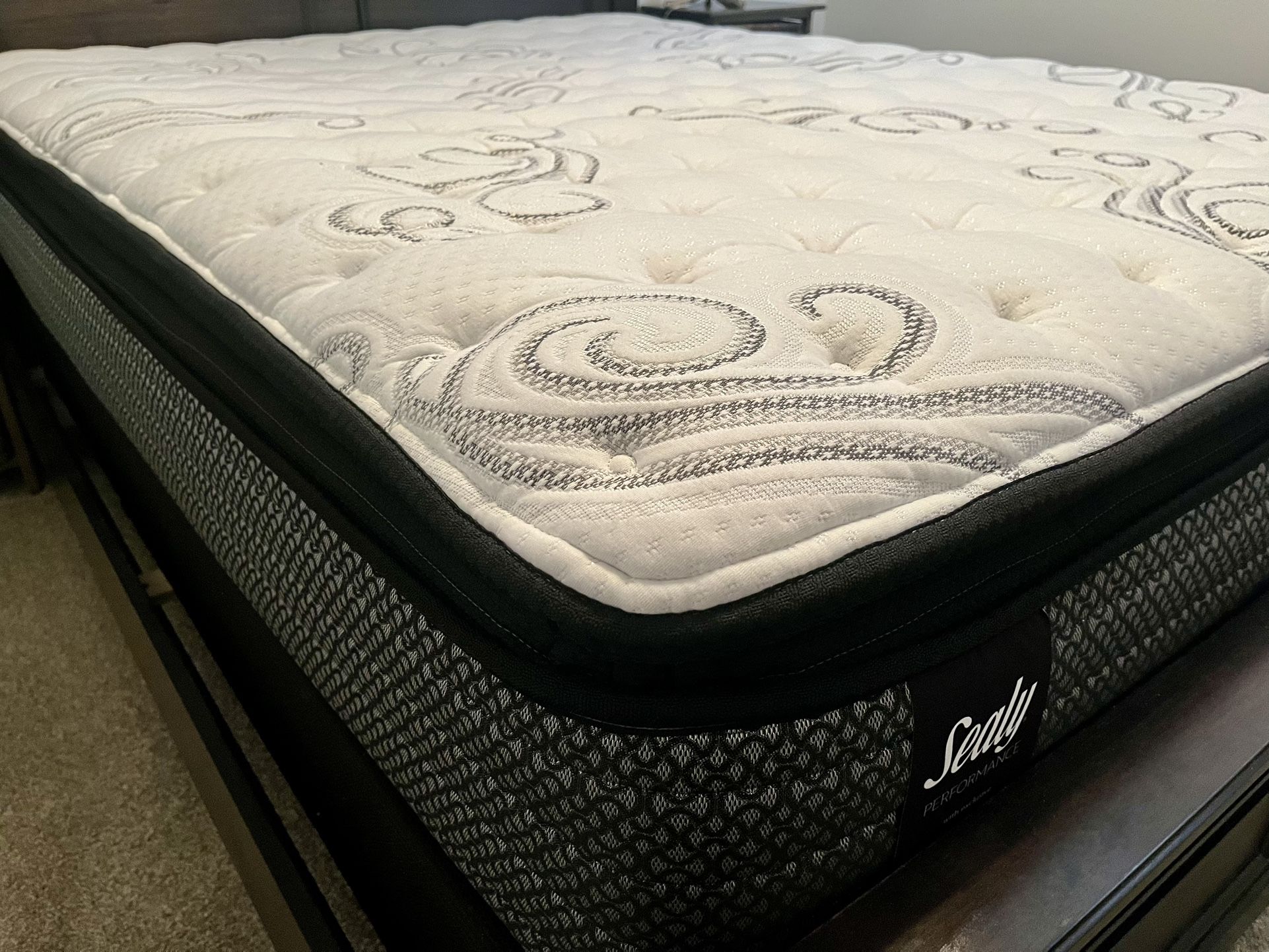 Sealy Posturepedic Plush Top Mattress, Queen