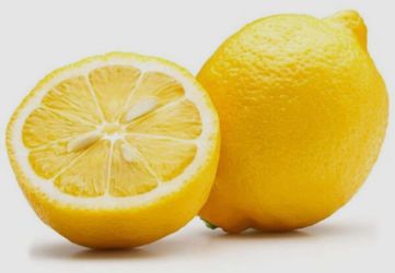 Fresh organic extra juicy and large size lemons.