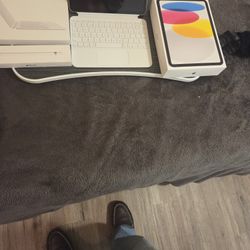 Like New Apple 10th Gen Ipad