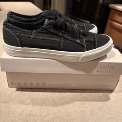 Women's  Blowfish Black Canvas Shoe Size 10M