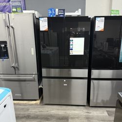 Samsung Bespoke Counter Depth 4-Door Refrigerator (23 cu. ft.) - in Charcoal Glass Top and Family Hub™ Panels with Stainless Steel Middle and Bott