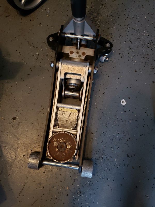 2 ton husky floor jack for Sale in Burr Ridge, IL OfferUp
