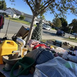 Yard sale In West Covina