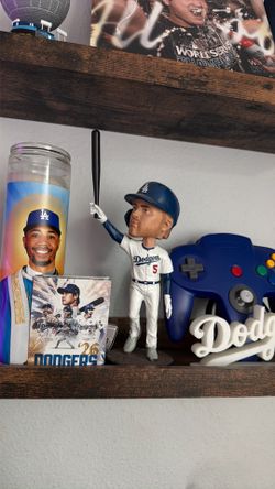 Freddie freeman walk off bobble head