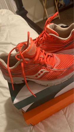 Women saucony size 8