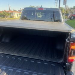 Tonneau Cover Dodge 5’7 New