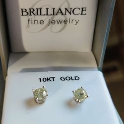 1CTTW Diamond White Gold Stud Earrings 