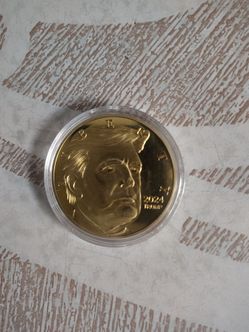 1 oz silver trump round gold guilded semiquincentenial