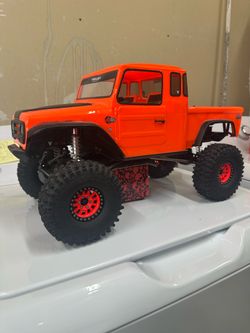 RC truck new vanquish custom Phoenix it needs a ESC