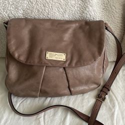 Marc Jacob Saddle Distressed Bag