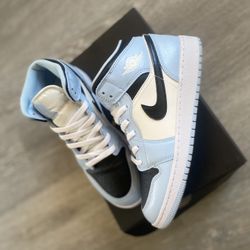 Jordan 1 Ice Blue 