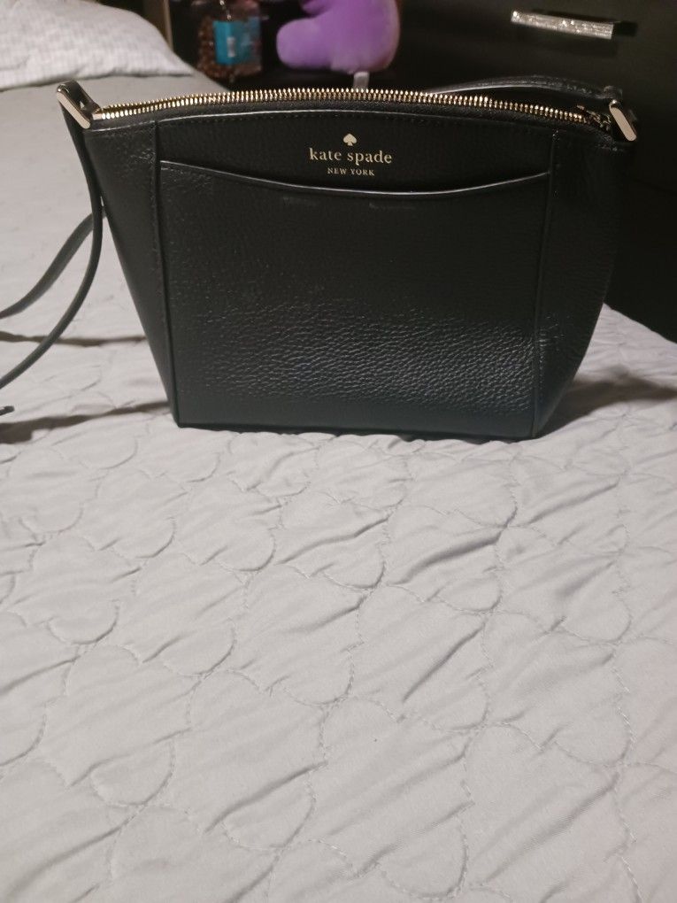 BLACK KATE SPADE CROSSBODY PURSE 😁😊😍
