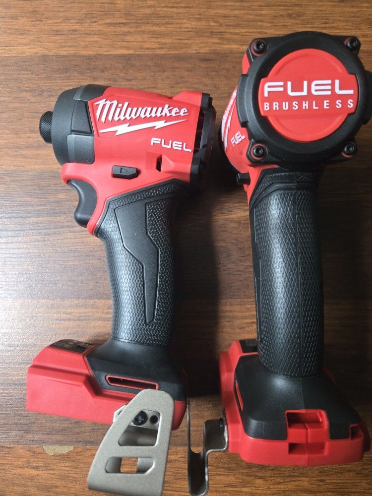MILWAUKEE M18 IMPACT DRIVER FUEL 