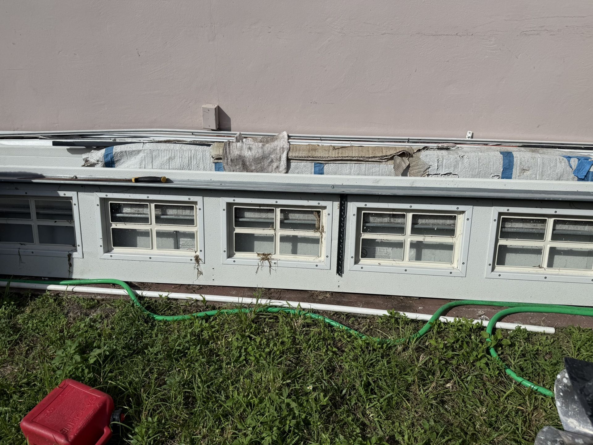 10 foot White, garage doors, no tracks